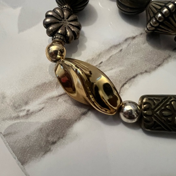 Elegant Gold and Silver Tone Beaded Necklace - Picture 3 of 4